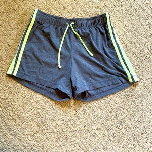 SO Active shorts - size 7/8